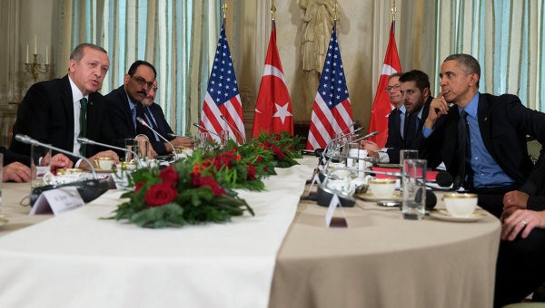 США и Турция обязались взаимодействовать в борьбе с боевиками ИГ - ảnh 1